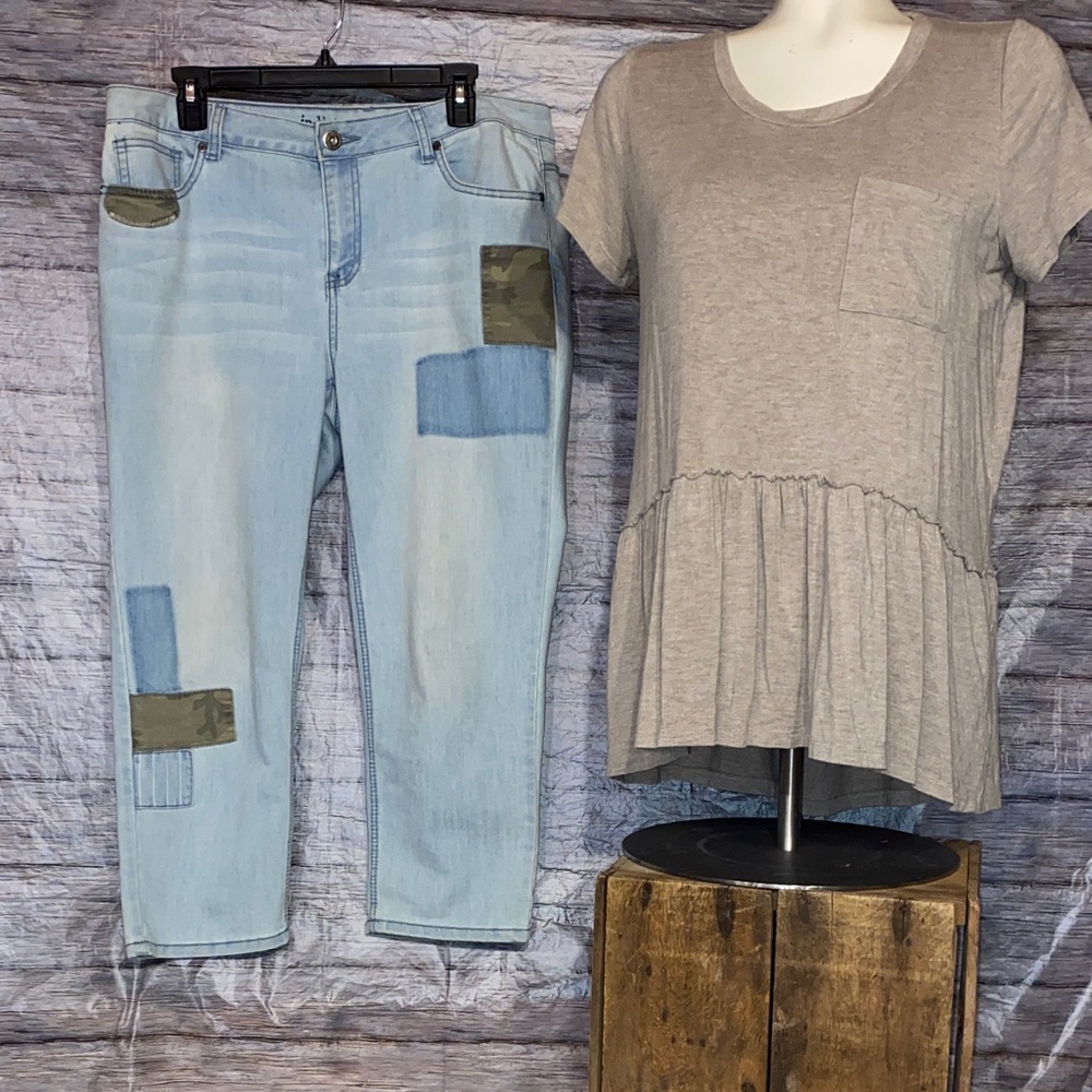 Indigo Thread Co Denim Capris With Patches